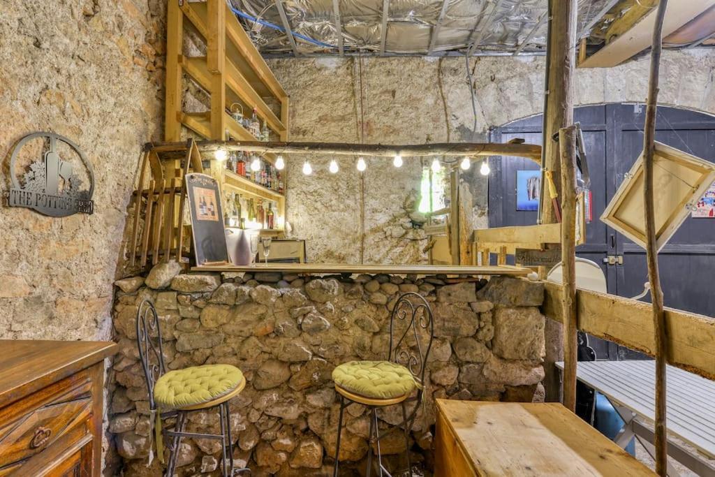 Bed and Breakfast La Calade Montouliers Exterior foto